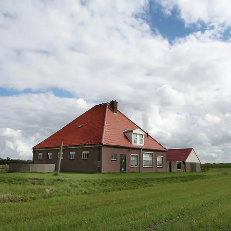 Maria S Hoeve *